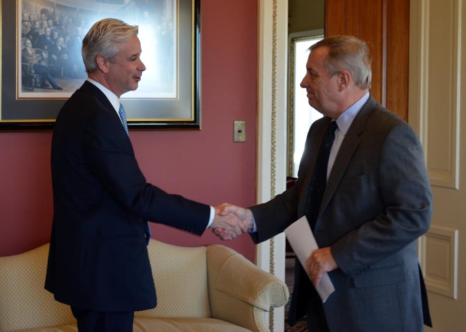 U.S. Senator Dick Durbin (D-IL) met with Charlie Scharf, CEO of VISA, to discuss payment card policies and consumer protections.